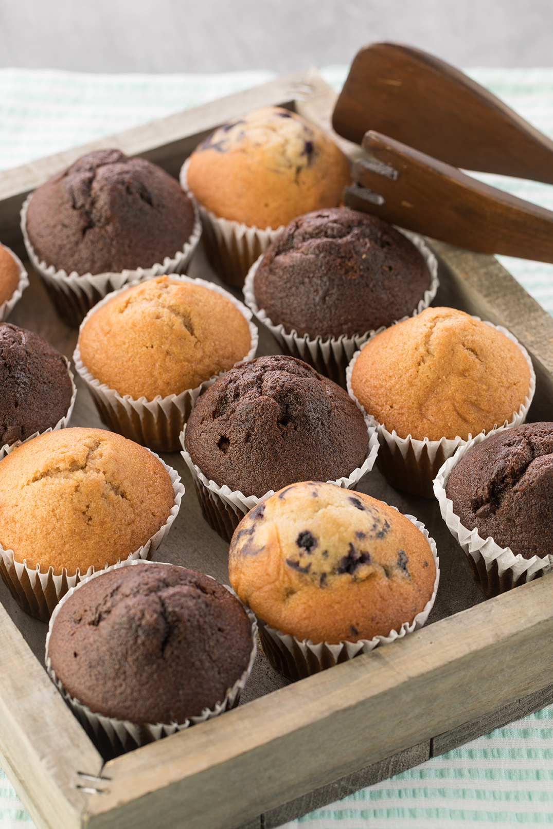 Individually Wrapped 4 oz. 15 Count Muffin Variety Tray | Otis