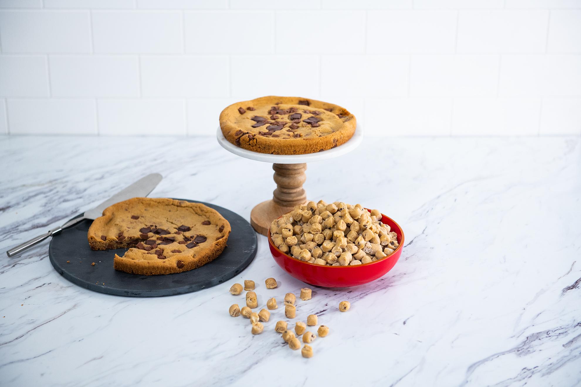 Chocolate chunk shareable pizza cookie otis spunkmeyer